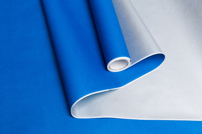 Бумага белая крафт 50г/м2, 70см x 10м, Тонировка 2-х сторонняя, синий/серебро Бумага белая крафт 50г/м2, 70см x 10м, Тонировка 2-х сторонняя, синий/серебро