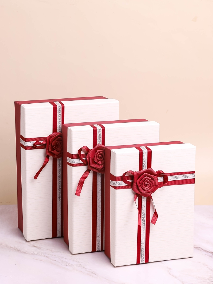 Коробка прямоугольник набор из  3шт 29х21х9см крышка белая/винный,бант роза винный