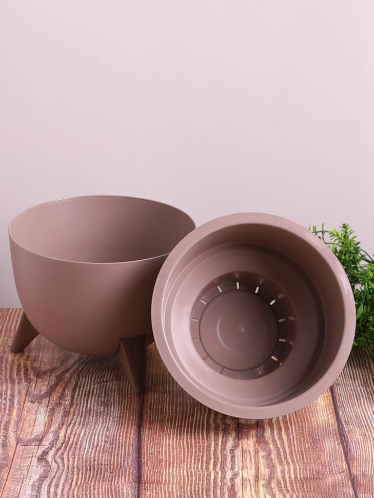 Кашпо из пластика "Грация" 2л. h14см,d20 фраппе Кашпо из пластика "Грация" 2л. h14см,d20 фраппе