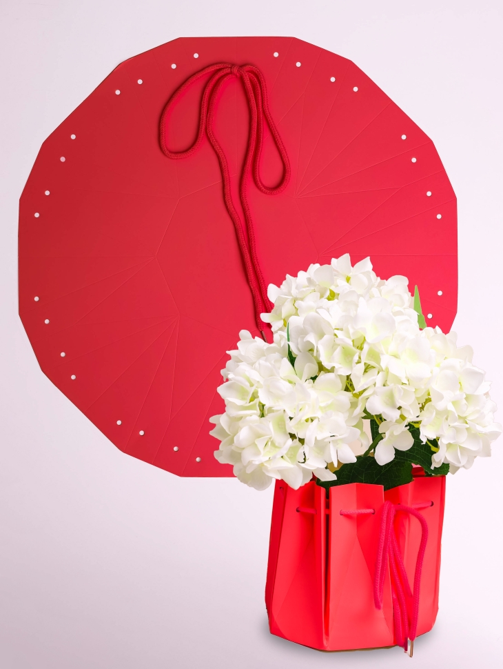 Ваза пластиковая D14,5х H14,5 красный Ваза пластиковая D14,5х H14,5 красный