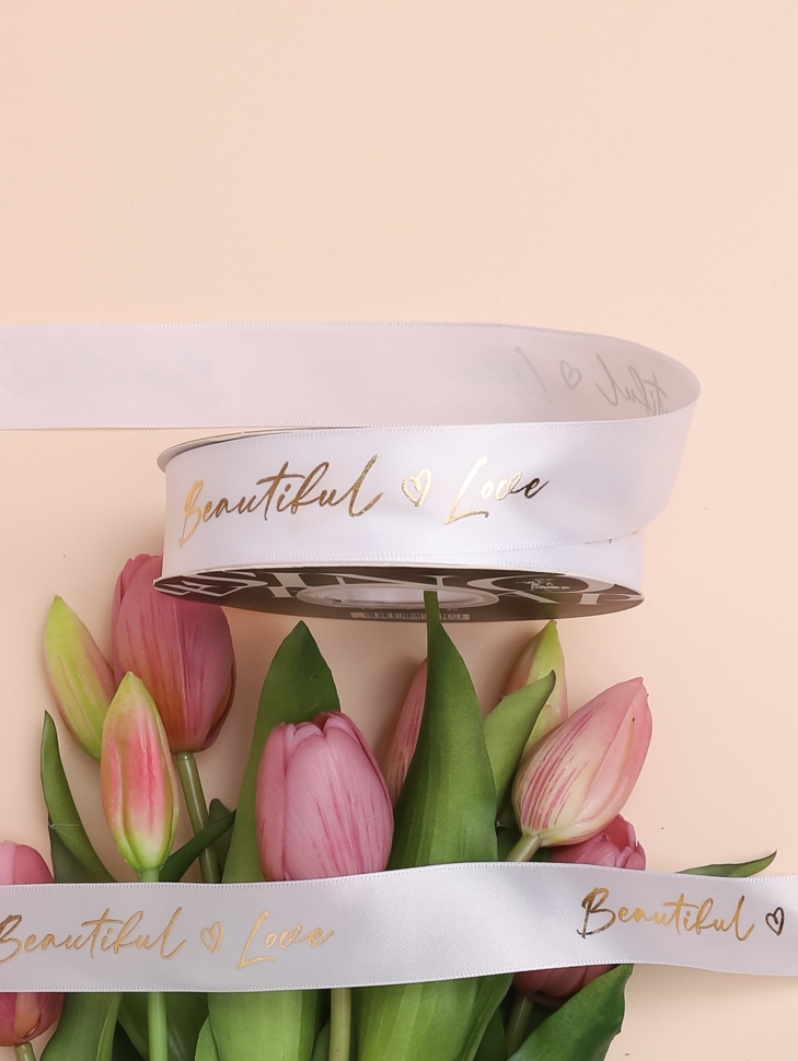 Лента атласная 25мм х 33ярд Beautiful Love белый Лента атласная 25мм х 33ярд Beautiful Love белый