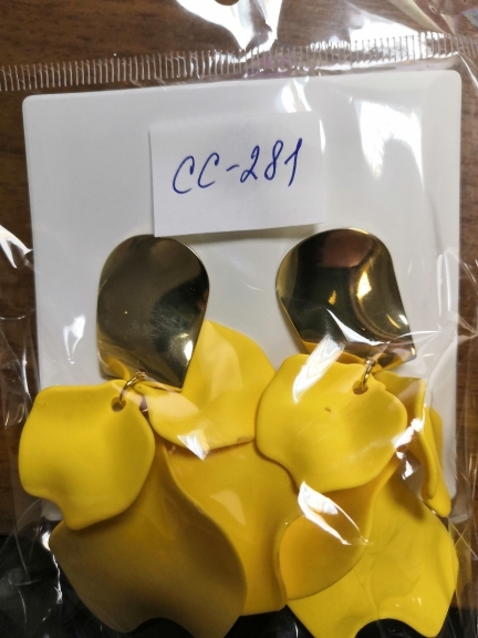 Серьги СС-281 L7x4см желтый Серьги СС-281 L7x4см желтый