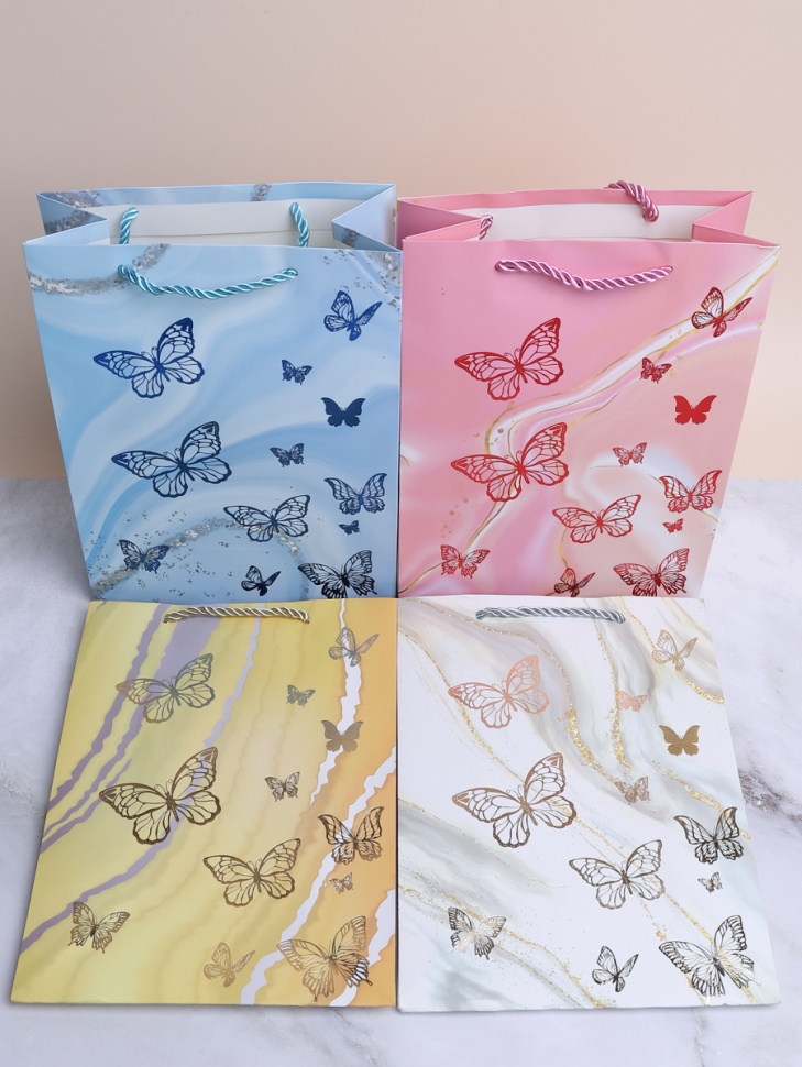 Сумочка подарочная 18х24x8,5см 530-154 бабочки микс Сумочка подарочная 18х24x8,5см 530-154 бабочки микс
