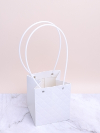 Сумочка для цветов 13х15х12,5см 3D М12 белый