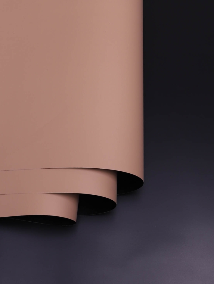 Пленка матовая 65мкм 58см х 10м РЦ двухцветная черный/бежевый Пленка матовая 65мкм 58см х 10м РЦ двухцветная черный/бежевый