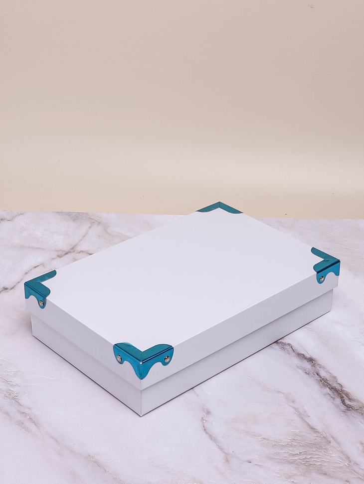 Коробка прямоугольник 31,5х21,5х9,5см с уголками белый