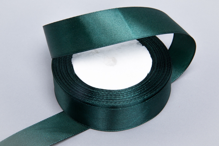 Лента атласная 25мм х 25 ярд JD зеленый темный Лента атласная 25мм х 25 ярд JD зеленый темный