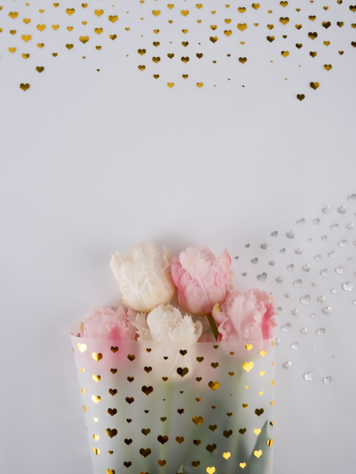 Пленка цветная 50 мкм 58см х 10м сердечки золото