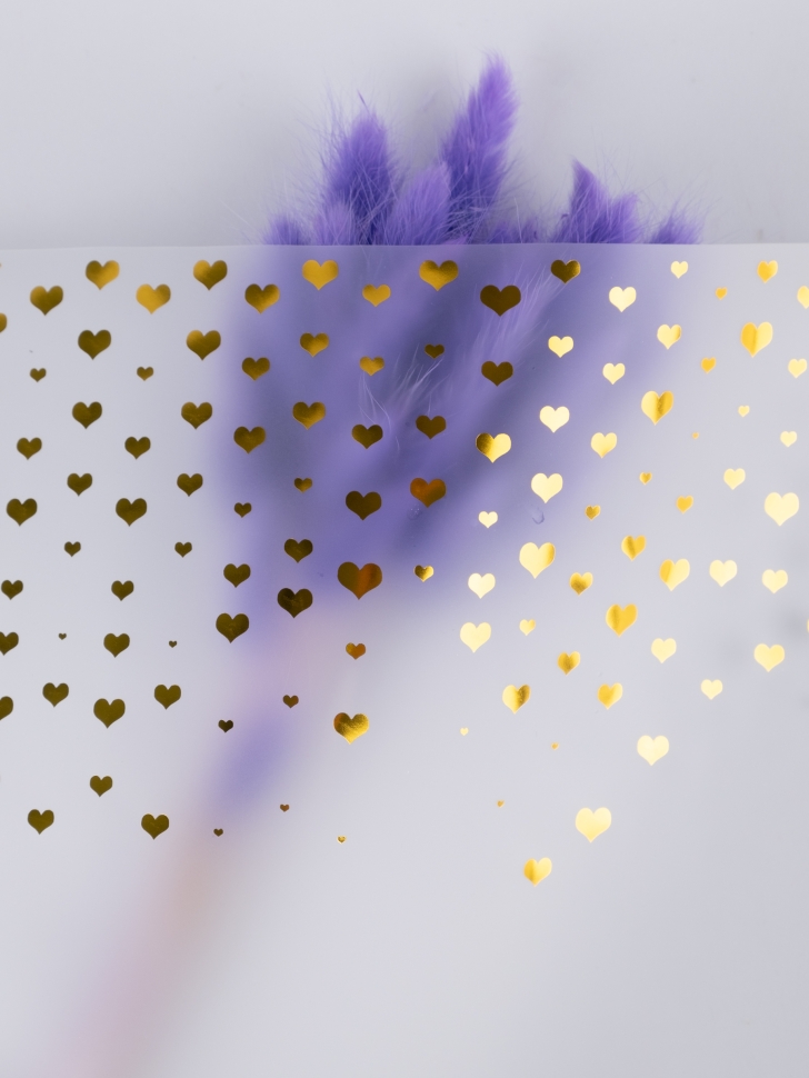 Пленка цветная 50 мкм 58см х 10м сердечки золото