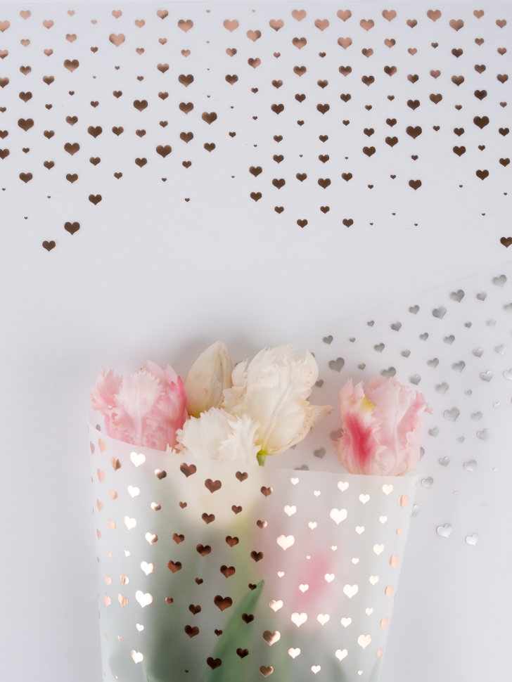 Пленка цветная 50 мкм 58см х 10м сердечки розовый