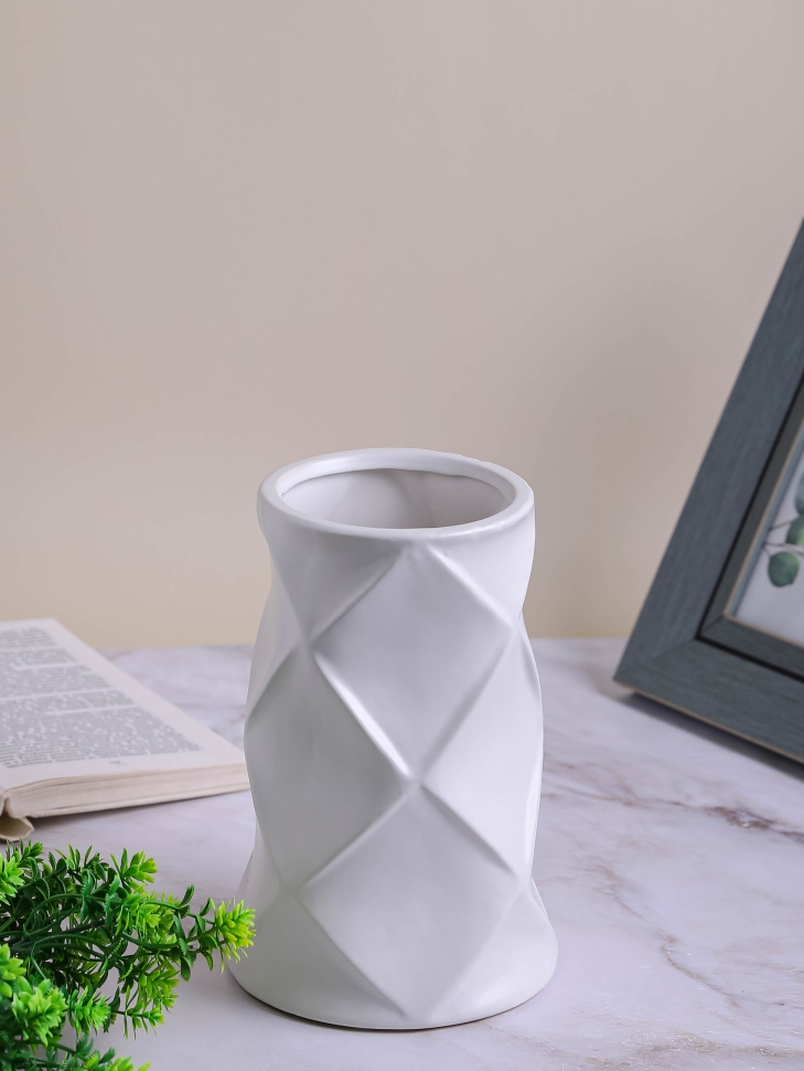 Ваза керамика 10,5х13х20см CN230425-24-32 белый Ваза керамика 10,5х13х20см CN230425-24-32 белый