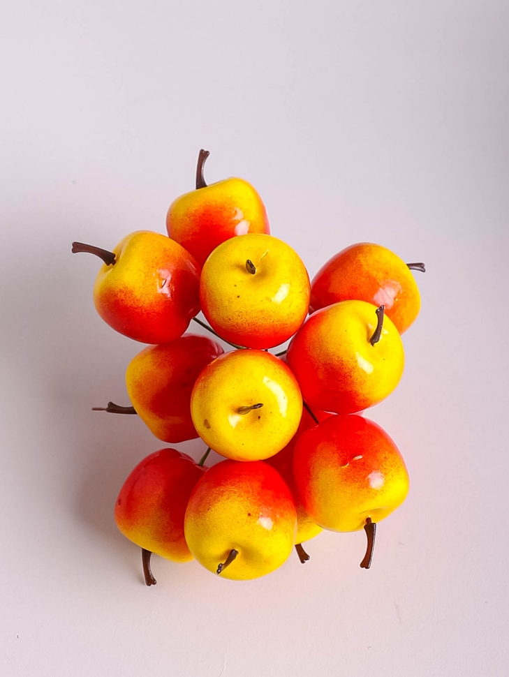 Яблоко на проволоке 3 см 12шт. I030546 желто-красное Яблоко на проволоке 3 см 12шт. I030546 желто-красное