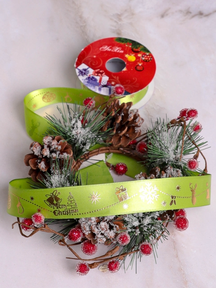 Лента НГ 2,5х3ярд с рисунком Merry Christmas салатовый Лента НГ 2,5х3ярд с рисунком Merry Christmas салатовый