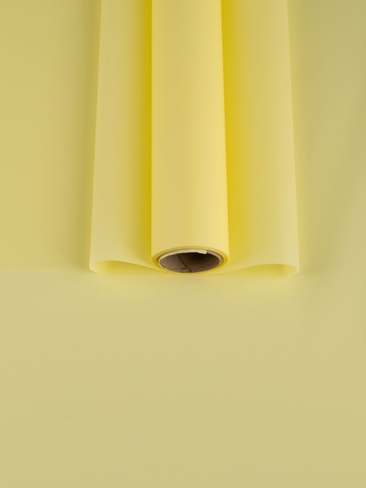 Пленка матовая 60см х 10м  на втулке желтый нежный