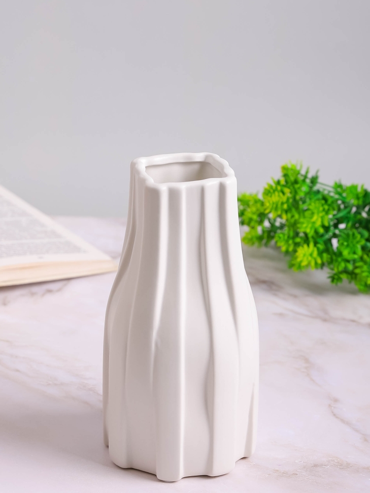 Ваза керамика 20,5х6,5х10,5см CN230425-24-3 белый
