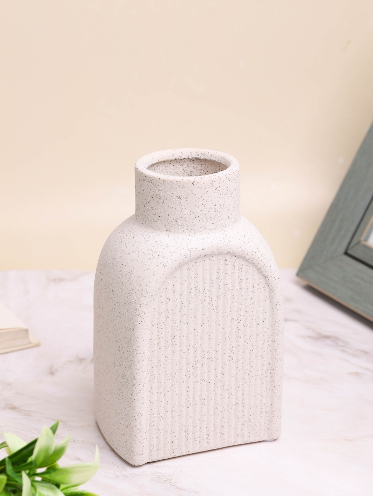 Ваза керамика 18.5х8.2х11см LZL31 белый Ваза керамика 18.5х8.2х11см LZL31 белый