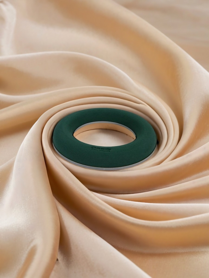 Оазис Кольцо Идеал на пластике d20 см, 1077