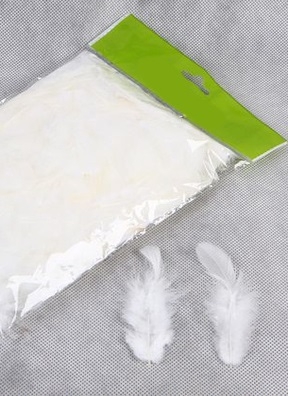 Перья цветные 9см, П белый Перья цветные 9см, П белый