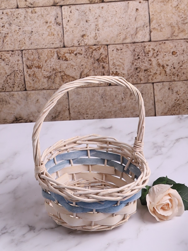 Корзина плетеная (ива) 34х34х36см M-28-39 белый/голубой Корзина плетеная (ива) 34х34х36см M-28-39 белый/голубой