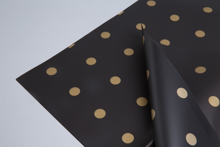 Пленка матовая 58смх58см 20 листов горох золотой на черном