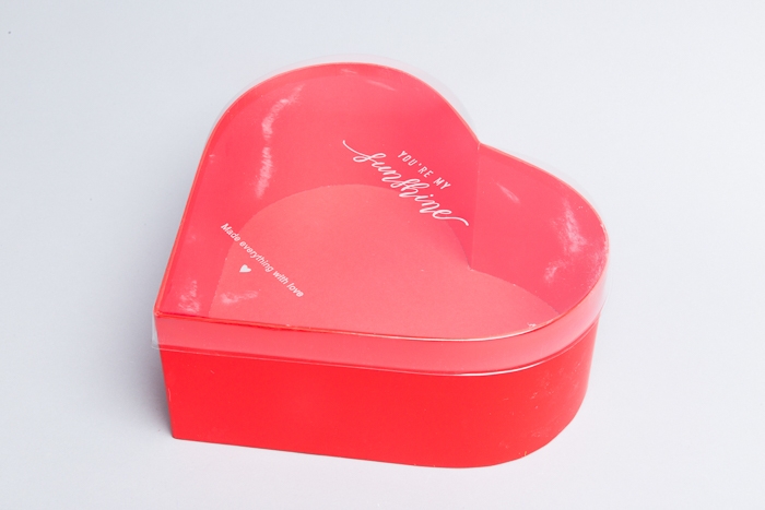 Коробка Сердце 25.2x23x10см с прозрачной крышкой, красная