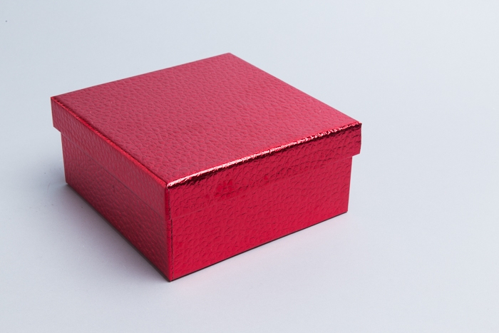 Коробка квадрат 30х30х14см текстура кожи красный Коробка квадрат 30х30х14см текстура кожи красный