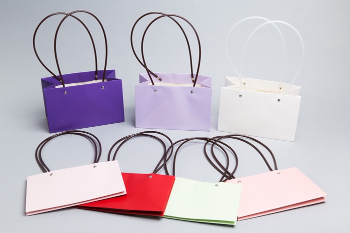 Сумочка пластик для цветов 22х13,5х10,5см белый