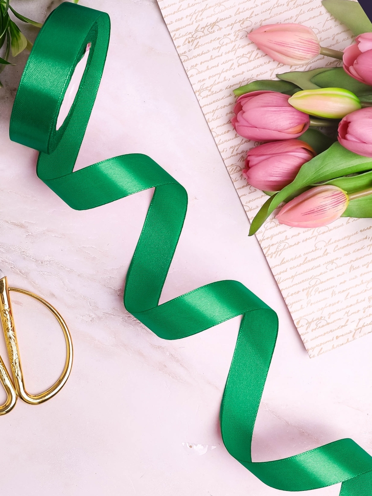 Лента атласная 24мм х 25ярд зеленый темный