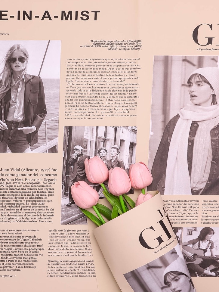 Пленка матовая 58смх58см 10 листов 65мкм газета GIRLS крафт Пленка матовая 58смх58см 10 листов 65мкм газета GIRLS крафт