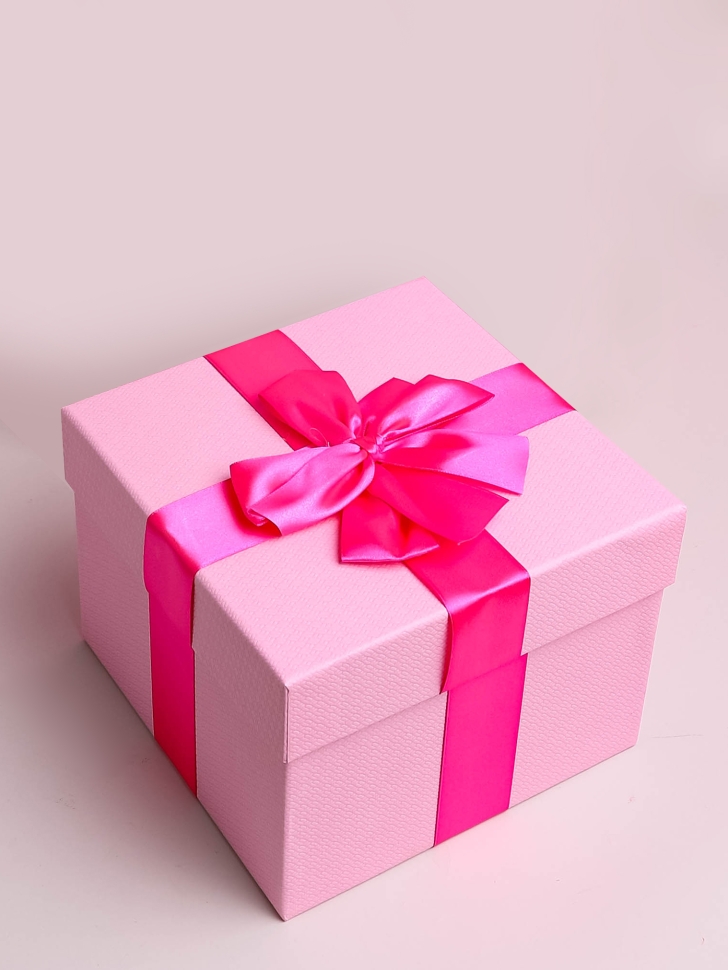 Коробка квадрат 19х19х14см однотонный с бантом розовый