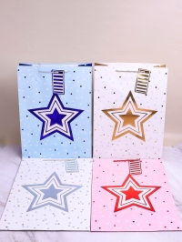 Сумочка подарочная 30х41,5x12см 085 звезда микс