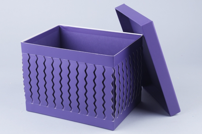 Коробка прямоугольник 25,5х20х18см с дизайном фиолетовая