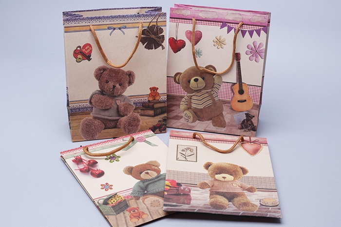 Сумочка подарочная крафт 18 х23х10см Мишки