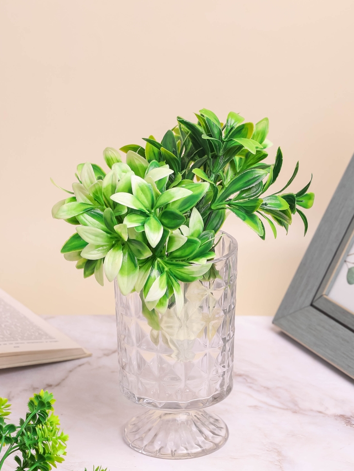 Ваза стекло h18 d11см К 368 на ножке Ваза стекло h18 d11см К 368 на ножке