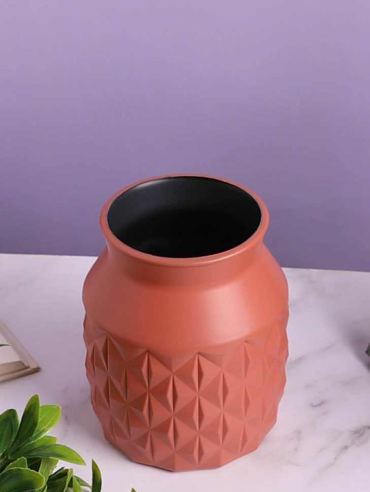 Ваза пластиковая H12,8 х D8,4х9,5см AS3535 розовый