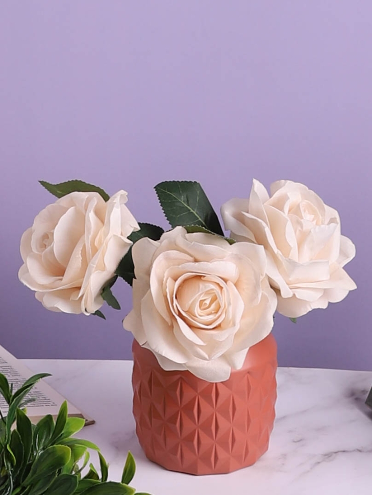 Ваза пластиковая H12,8 х D8,4х9,5см AS3535 розовый