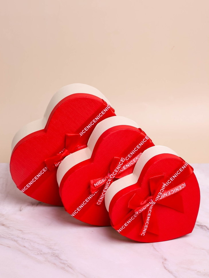 Коробка Сердце набор из 3шт 22х20х9см двухцветный с бантом красный /белый
