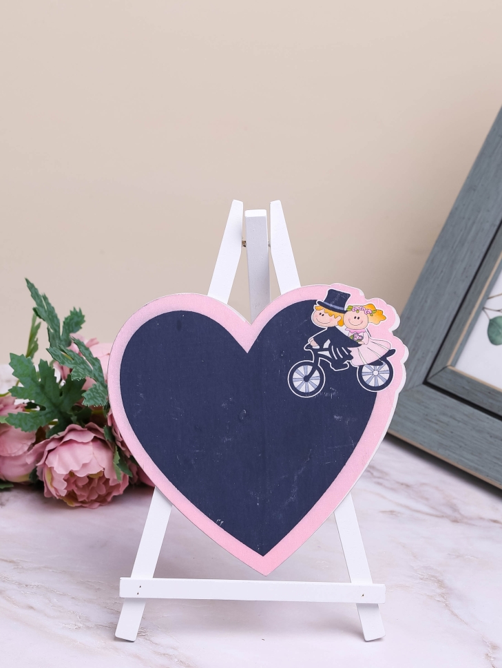 Грифельная табличка на подставке 14x14см Мольберт сердце молодожены