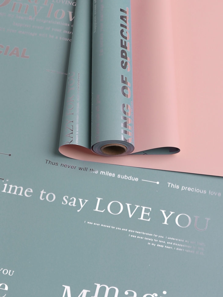 Пленка матовая 65мкм 58см х 10м с серебряными надписями серо-голубой/розовый