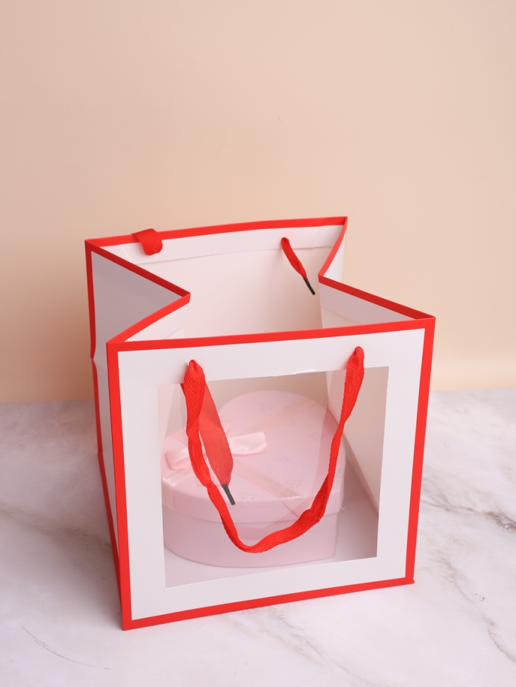 Сумочка подарочная с прозрачным окном 30х30х30см кант красный