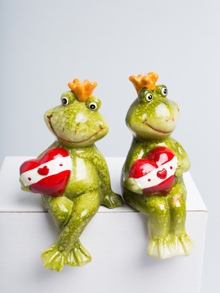 Фигурки  2шт. Лягушки  8х7,5х13см