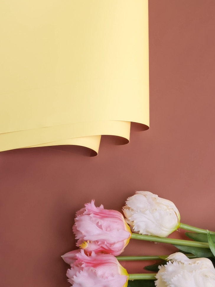 Пленка матовая 58смх58см 10 листов 65мкм двухцветная розовый пыльный/кремовый Пленка матовая 58смх58см 10 листов 65мкм двухцветная розовый пыльный/кремовый