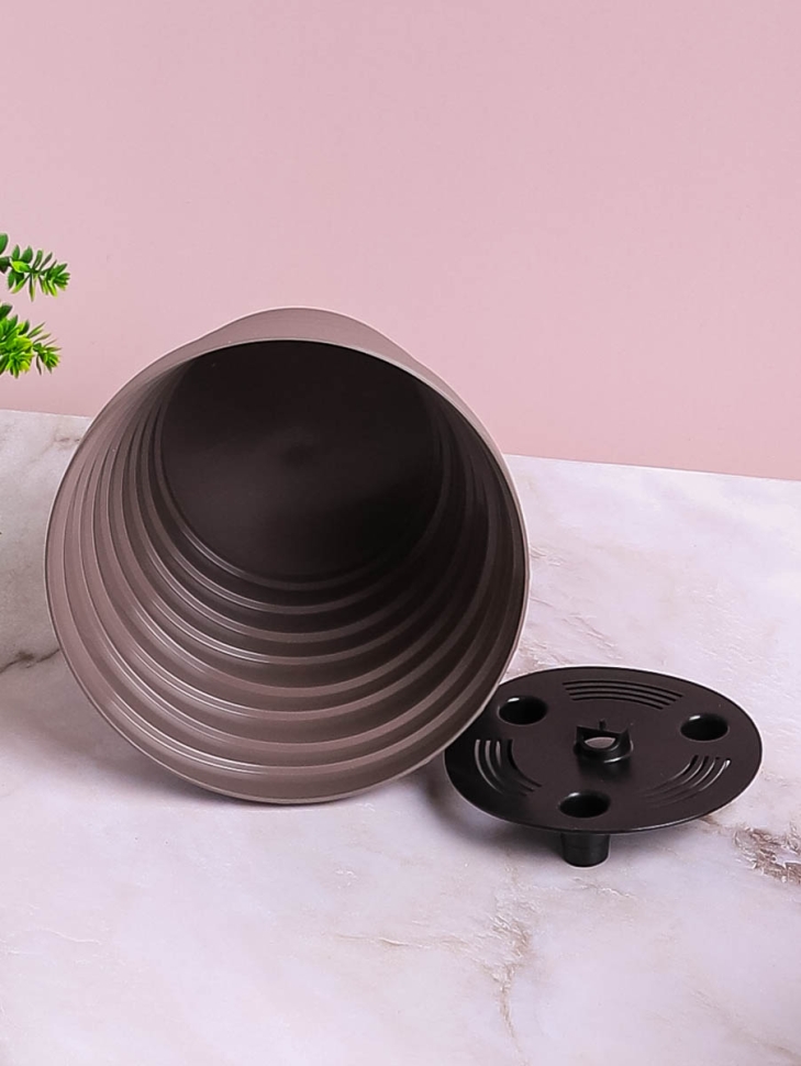 Кашпо из пластика "Бархан" 1,4л. h14.3см,d14,5 мокачино