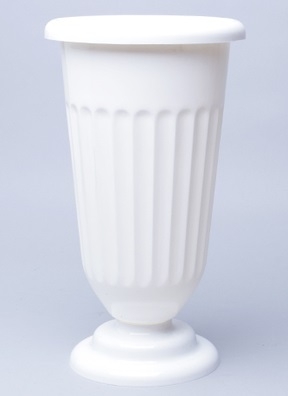 Ваза малая рифленая с отворотом D18 H32 белая