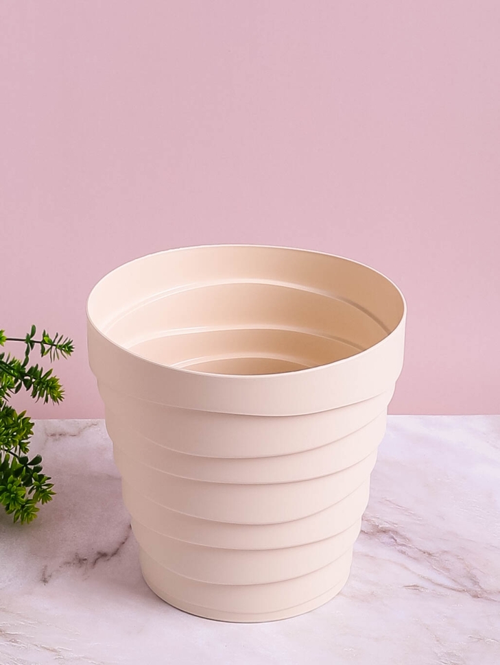 Кашпо из пластика "Бархан" 2,25л. h16,8см,d18 кремовый