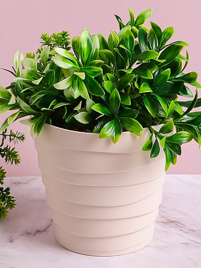 Кашпо из пластика "Бархан" 2,25л. h16,8см,d18 кремовый