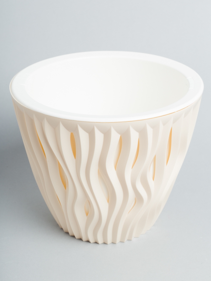 Кашпо из пластика "Вдохновение" 3л. h16,5см,d19.5см кремовый Кашпо из пластика "Вдохновение" 3л. h16,5см,d19.5см кремовый