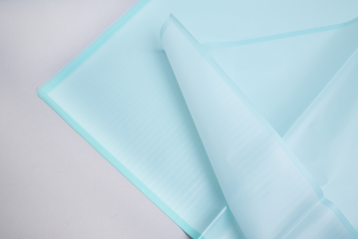 Пленка матовая 58смх58см 10 листов 50мкм РЦ фрост с каймой голубой