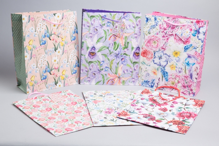 Сумочка подарочная матовая (26х32х10см) Цветы