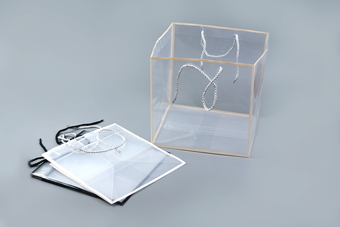 Сумочка пластик для цветов 23х18х24см прозрачный микс Сумочка пластик для цветов 23х18х24см прозрачный микс